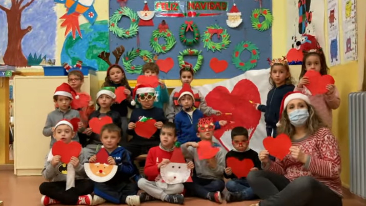 Foto 1 - El Colegio San Francisco felicita la Navidad a través de un vídeo ‘Con mucho corazón’